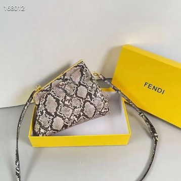 FENDI フェンディ 2021年最新なクラシックな ショルダーバッグ